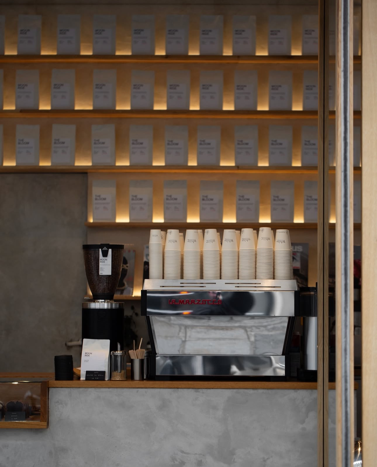 Ambiance 2 BROKE COFFEES